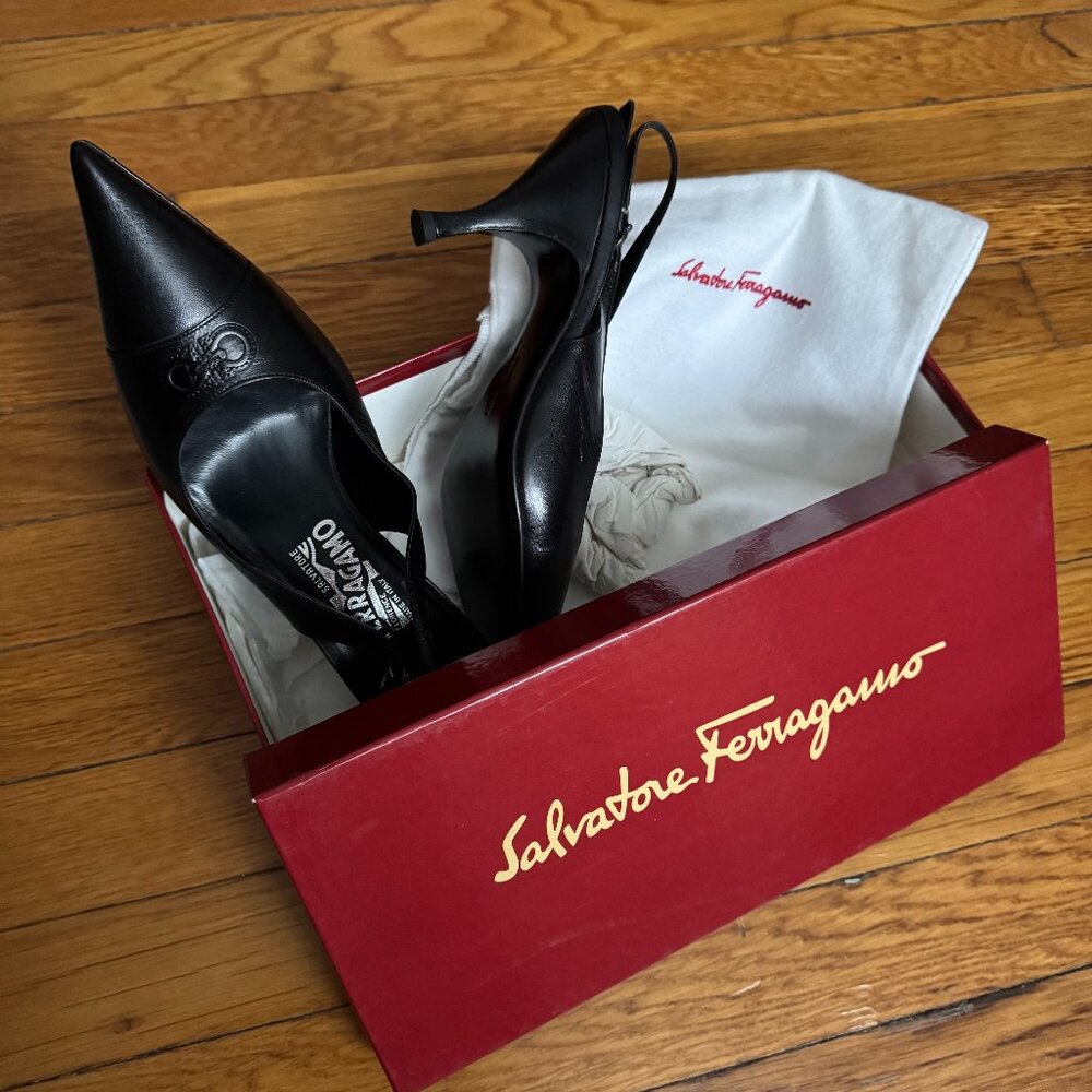 NEW Salvatore Ferragamo, Slingback Shoes, Size 7C